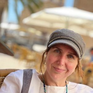 Meet your Posher, Adriana